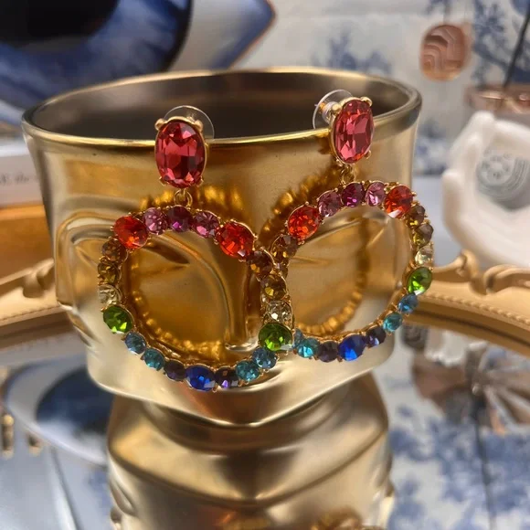 🆕 OSCAR DE LA RENTA 🧿 Crystal Hoop Earrings - Rainbow - Picture 4 of 11